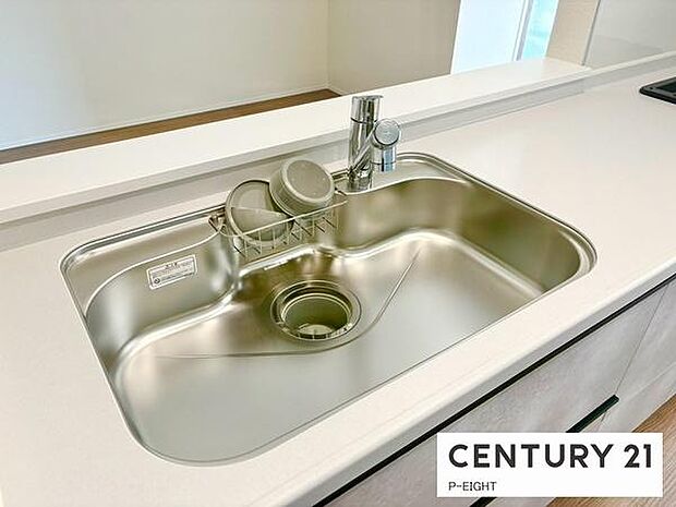 浄水器内蔵型のため、キッチン回りもスリムな印象です!