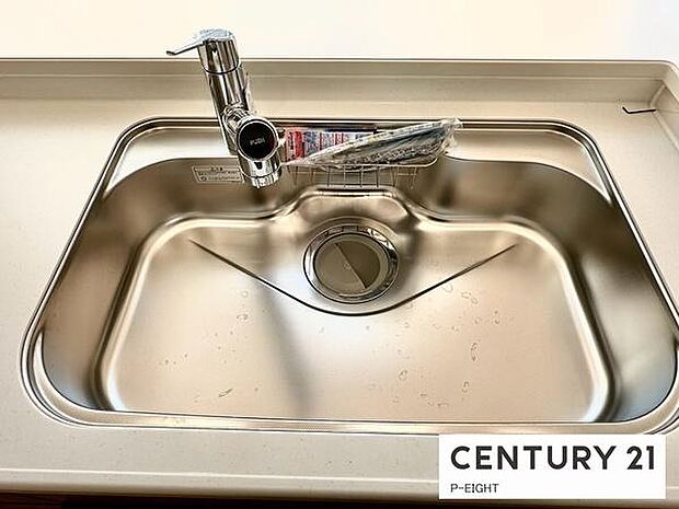 浄水器内蔵型のため、キッチン回りもスリムな印象です!