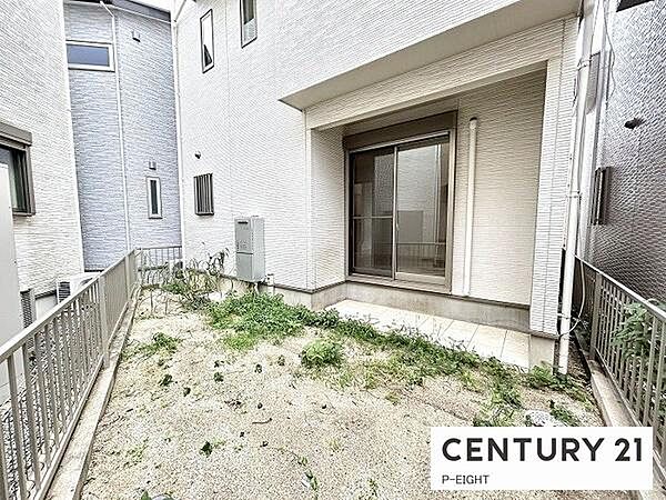 敷地内には自由に使える庭があります！