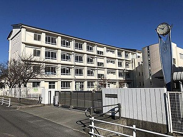 西尾市立西尾中学校まで3037m