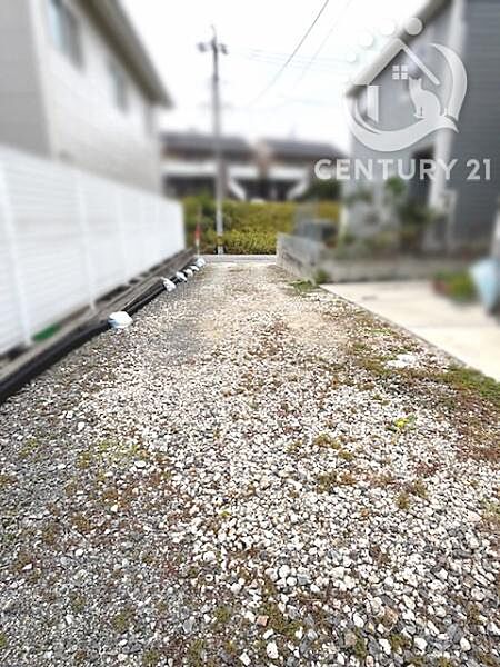 隣地との共用通路部分の様子です