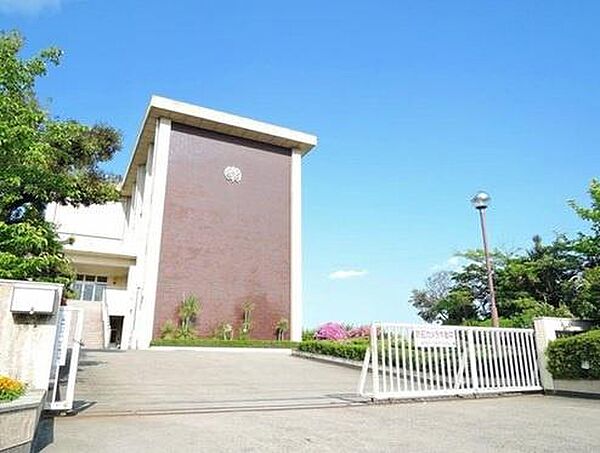 東郷町立春木中学校まで900m、現地から900m
