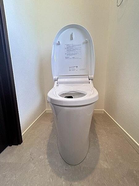 2階トイレ新品交換済み