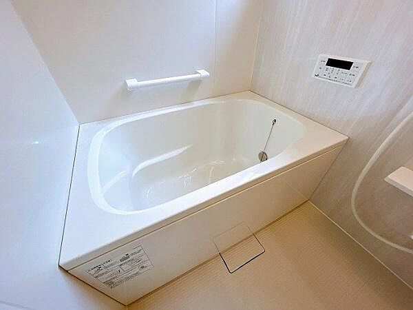 「浴室」新品のお風呂で、気持ちよくお使いいただけます。