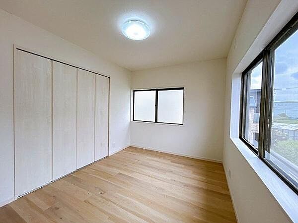 「東側洋室」約6帖