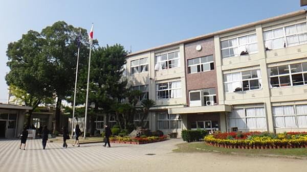 知立市立来迎寺小学校まで1000m、現地から1000m