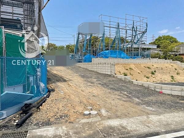 B区画南側が共有通路のため日当たり良好