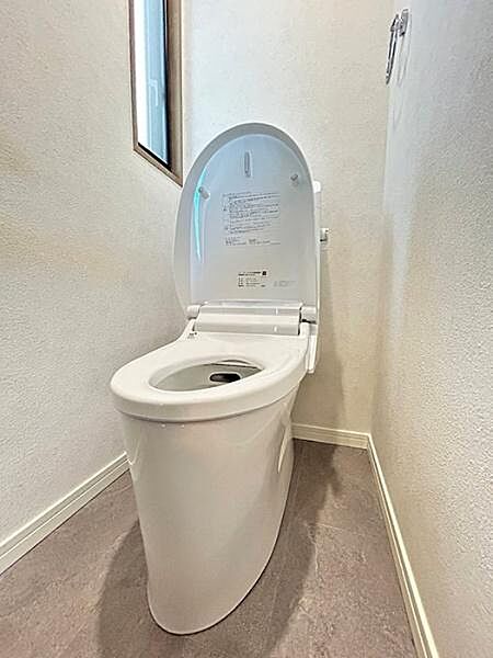 トイレ　新品交換済み