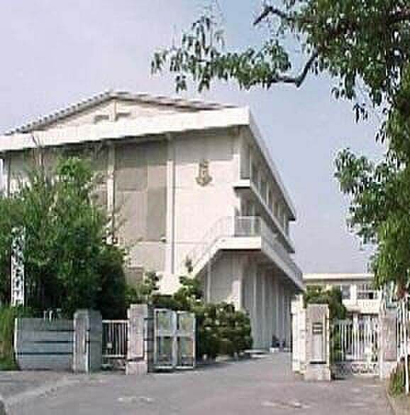 碧南市立南中学校まで1338m