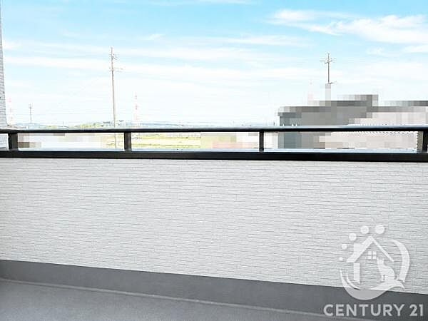 広々とした大型バルコニーはお洗濯ものがたくさん干せますね
