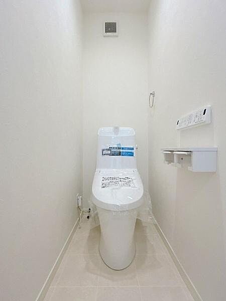 2階トイレ新品交換済み