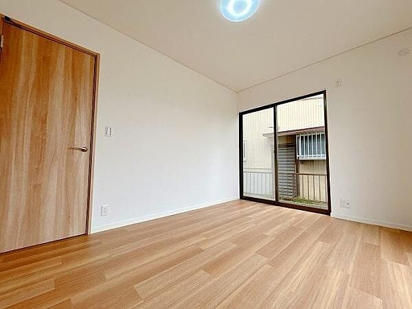 約6帖の1階洋室