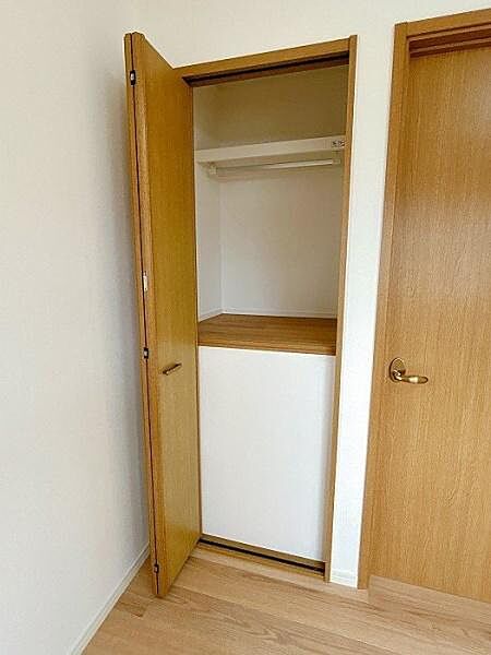 2階北西約6帖の洋室　収納