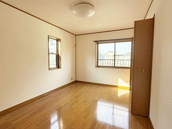 2階北洋室6帖　別角度から撮影