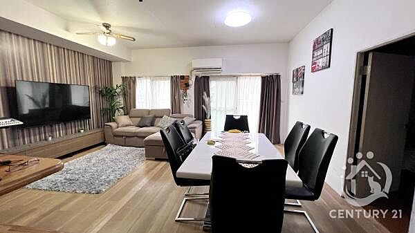 広々リビング　とてもきれいな室内です