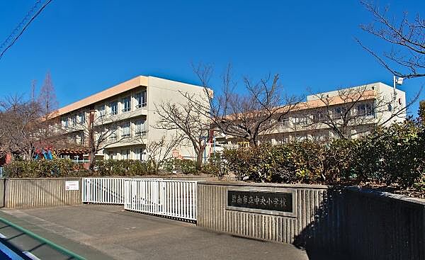 碧南市立中央小学校まで1193m、現地から1193m