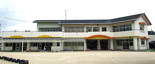 燕ケ丘保育園まで850m