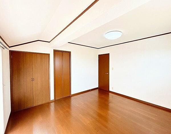 2階の南東側の洋室