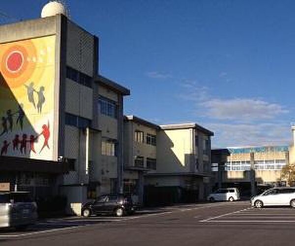 豊田市立朝日小学校まで728m