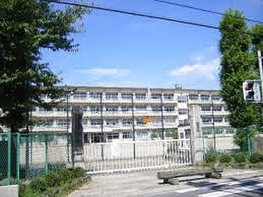 岡崎市立六ツ美北部小学校まで920m