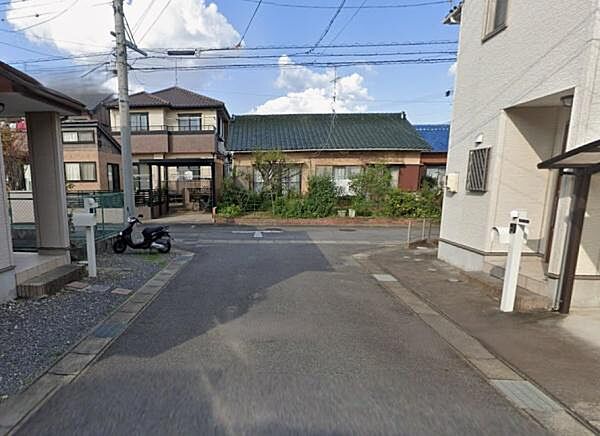 西側前面道路幅約4.9ｍ