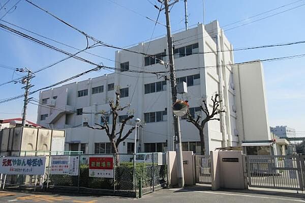 摂津市立味舌小学校まで640m