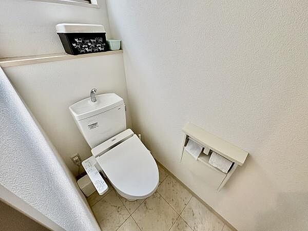 トイレ写真になります。
