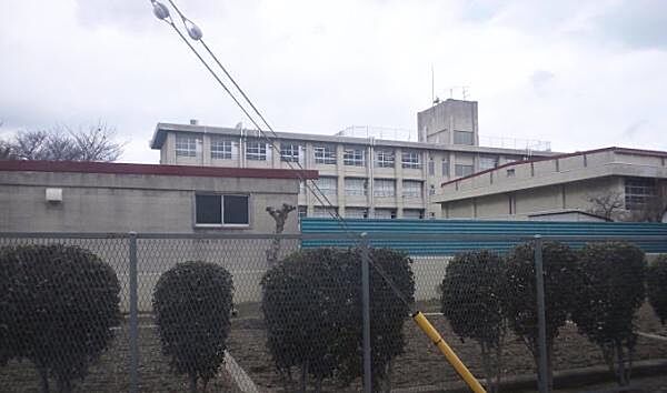 摂津市立鳥飼小学校まで650m
