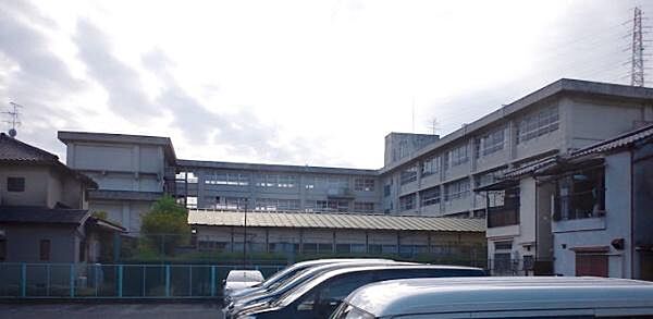 摂津市立第五中学校まで1600m