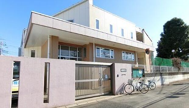 泉幼稚園まで113m