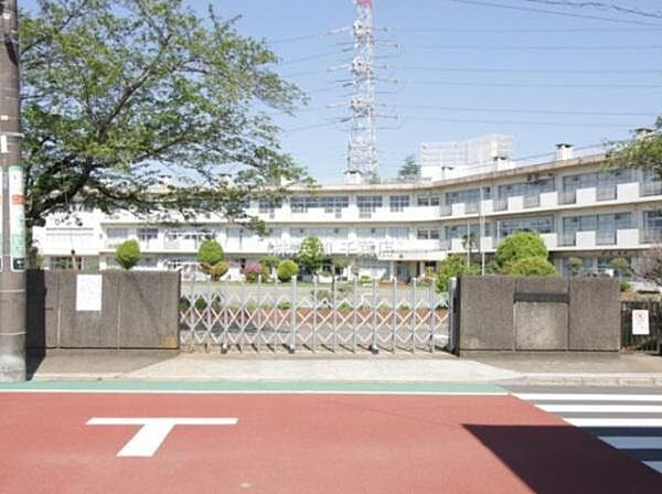 四街道市立山梨小学校まで663m