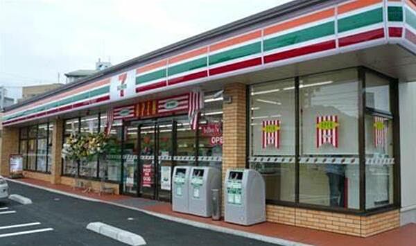 セブンイレブン四街道小名木店まで720m