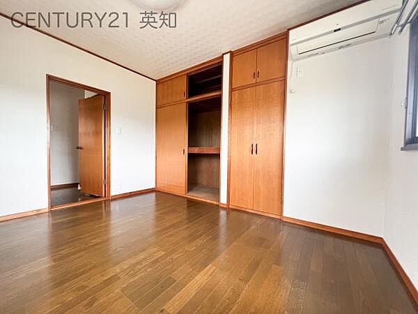 【2F洋室】広めの収納スペース♪