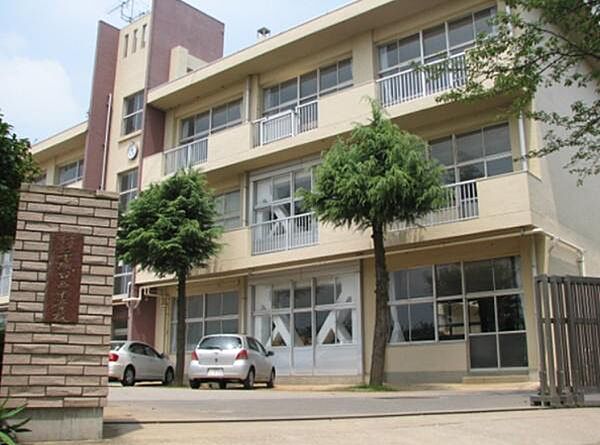 千葉市立千城台西中学校まで671m