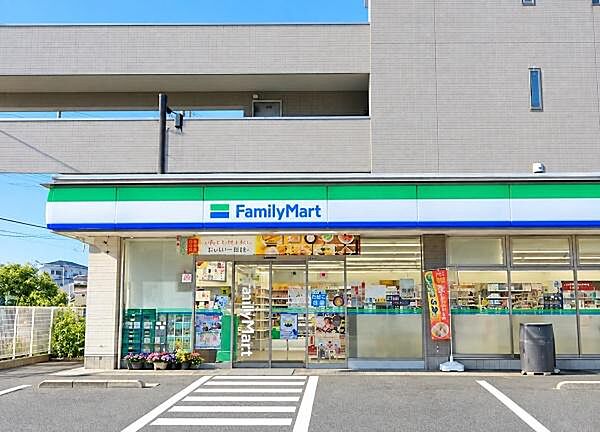 ファミリーマート佑光3丁目店まで173m