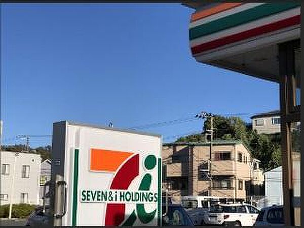 セブンイレブン横浜片吹店まで375m