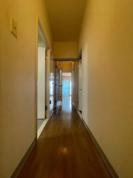 【その他】複数部屋へ繋がる動線の良い廊下