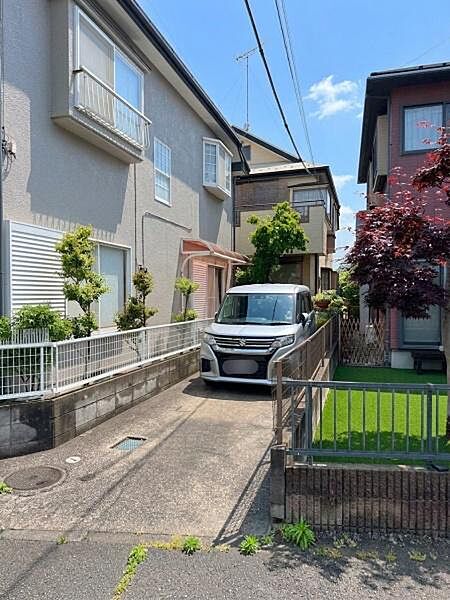 【駐車場】駐車2台可能（車種による）