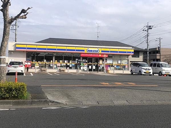 ミニストップ 元八王子2丁目店まで1498m