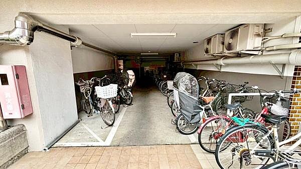 【駐輪場】マンション敷地内にある駐輪場