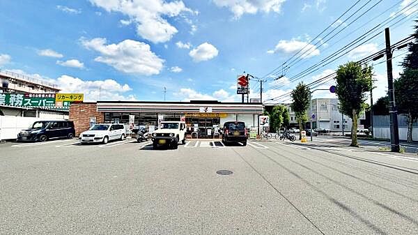 セブンイレブン　八王子長沼町店まで390m