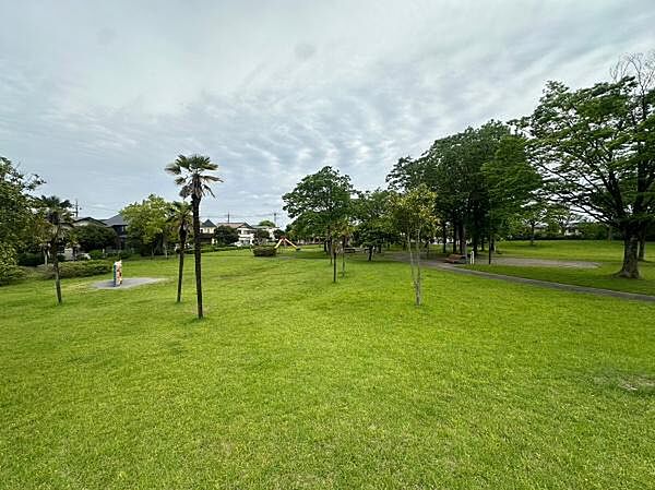 北野台中央公園まで1768m