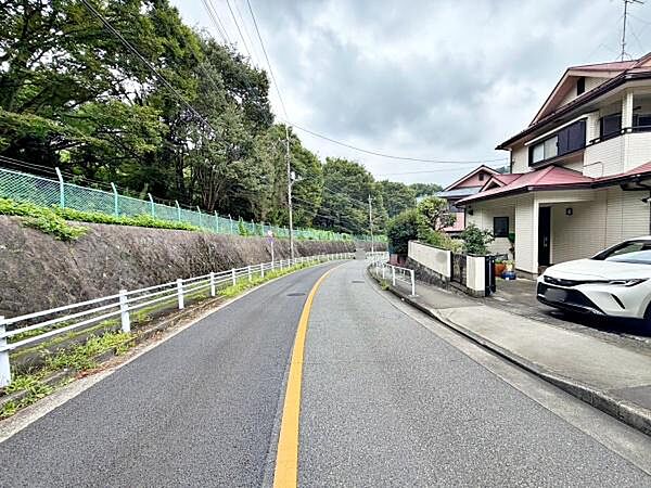 【前面道路】 一本道で見通しの良い前道