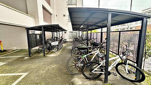 【駐輪場】マンション敷地内にある駐輪場