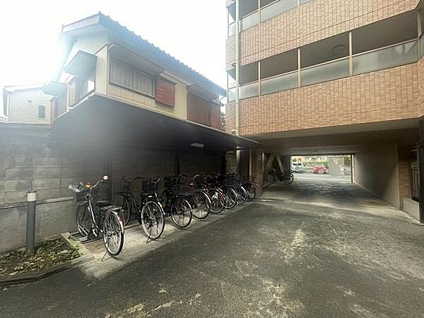 【駐輪場】マンション敷地内にある駐輪場