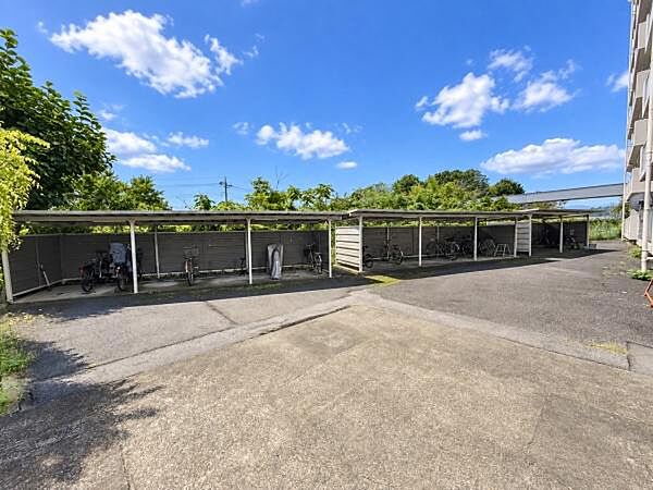 【駐輪場】マンション敷地内にある駐輪場