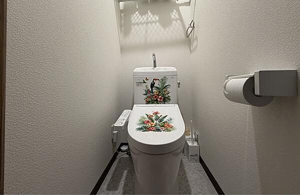 2階トイレの様子です。