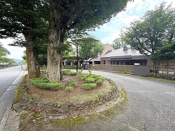 マンション外観の様子です。