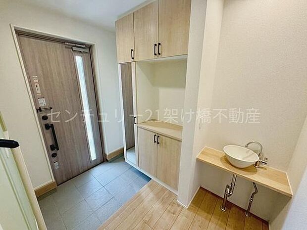 【玄関】飾り棚つきのシューズボックス♪天井高でたっぷり収納!玄関手洗い場付き◎