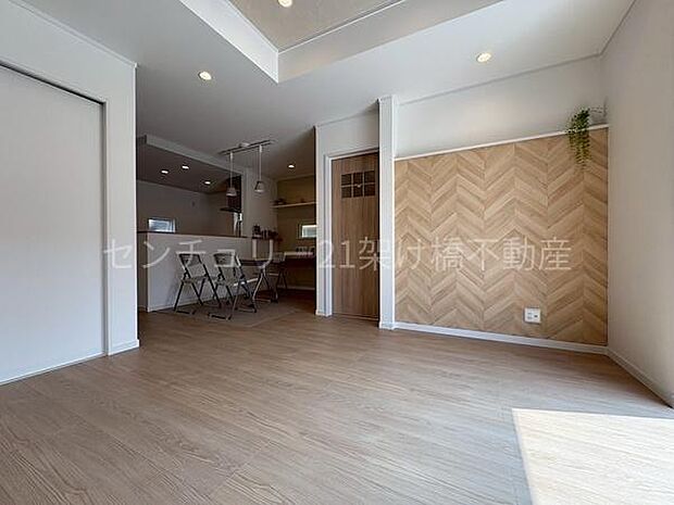 【LDK19.7帖】南向きの広々リビング！白を基調とした清潔感あふれる空間です◎